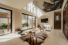 Villa Viento 4br 8pp Private Pool Rooftop Security
